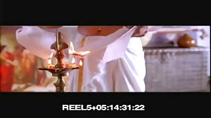 એક છોકરી અને એક વ્યક્તિ લોકર રૂમમાં સેક્સ વીડીયો સેકસી કરી રહ્યાં છે.