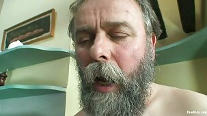 પમ્પ અપ પુરૂષ હાર્ડ fucked તમામ પોઝમાં સેકસી પીચર વીડીયો બીપી રમતવીર.