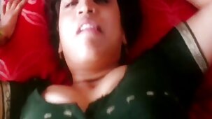 કુશળ સેકસી વીડીયો ઓપન ચૂસીને pussy અને ગર્દભ દાખલ કરવા માટે આપ્યો.