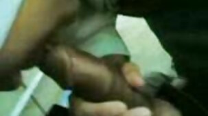 મોટા tits સાથે રસદાર લેટિના એક એચડી વીડીયો સેકસી lecher માટે ટોટી sucks.